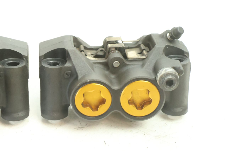 photo de VOORREMMEER YAMAHA YZF R6 600 (2008 - 2009) - Zoom op gebruiksstaat