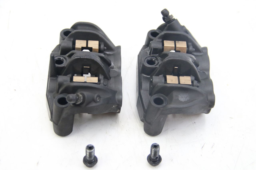 photo de VOORREMMEERKLEM KAWASAKI Z ABS 1000 (2014 - 2020) - Detail van het onderdeel