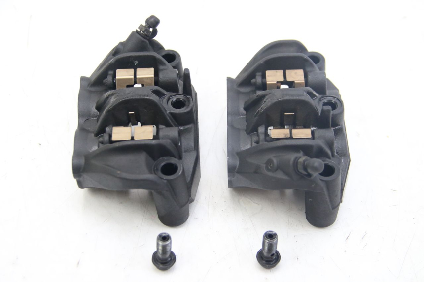 photo de VOORREMMEERKLEM KAWASAKI Z ABS 1000 (2014 - 2020) - Zoom op gebruiksstaat