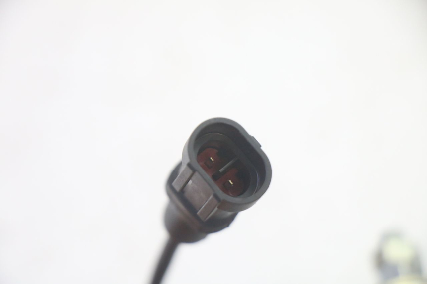 photo de REMMEER ROLL LOCK PIAGGIO MP3 HPE 350 (2018 - 2020) - Zoom op gebruiksstaat