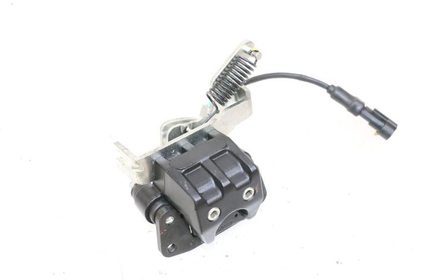 photo de REMMEER ROLL LOCK PIAGGIO MP3 HPE 300 (2019 - 2026) - Zoom op gebruiksstaat