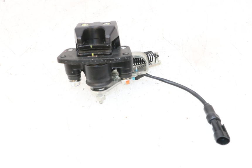 photo de REMMEER ROLL LOCK PIAGGIO MP3 HPE 300 (2019 - 2026) - Technische close-up