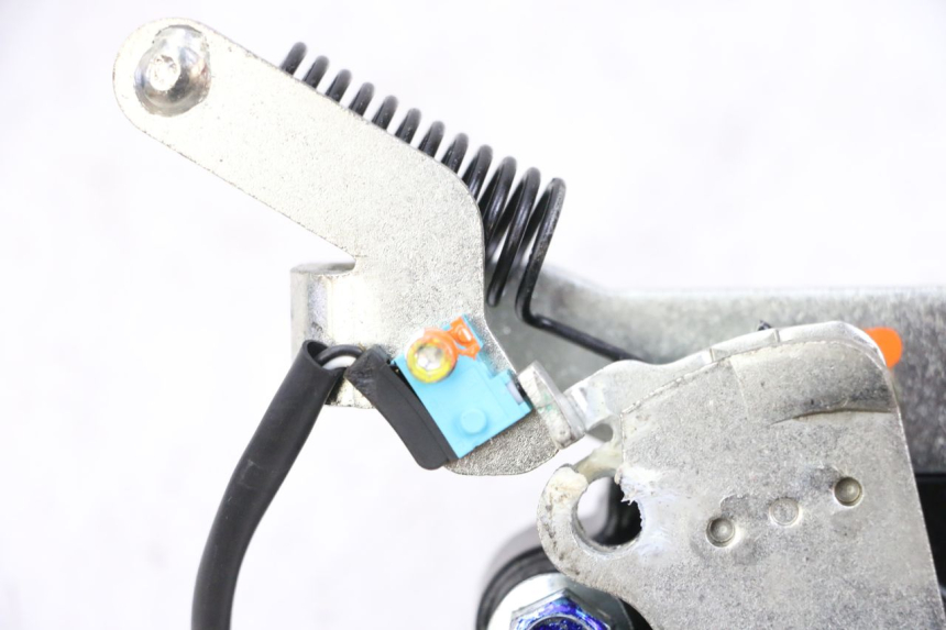 photo de REMMEER ROLL LOCK PIAGGIO MP3 HPE 300 (2019 - 2026) - Markeringen en referenties