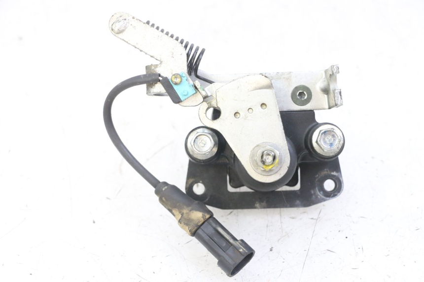photo de REMMEER ROLL LOCK PIAGGIO MP3 LT 300 (2010 - 2016) - Hoofdaanzicht