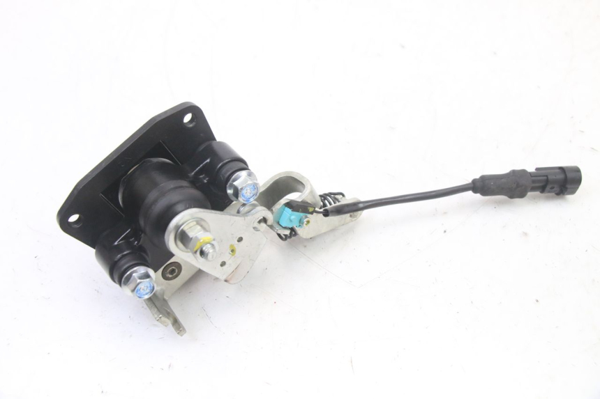 photo de REMMEER ROLL LOCK PIAGGIO MP3 500 (2014 - 2017) - Technische close-up