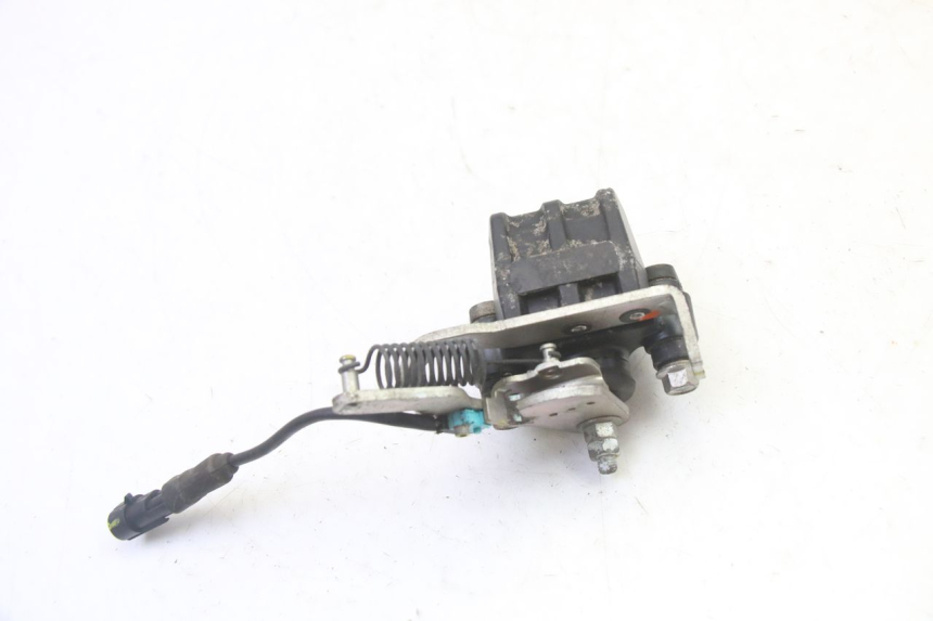 photo de REMMEER ROLL LOCK PIAGGIO MP3 RL 250 (2006 - 2010) - Zoom op gebruiksstaat