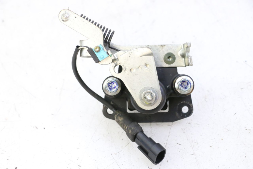 photo de REMMEER ROLL LOCK PIAGGIO MP3 500 (2011 - 2015) - Hoofdaanzicht