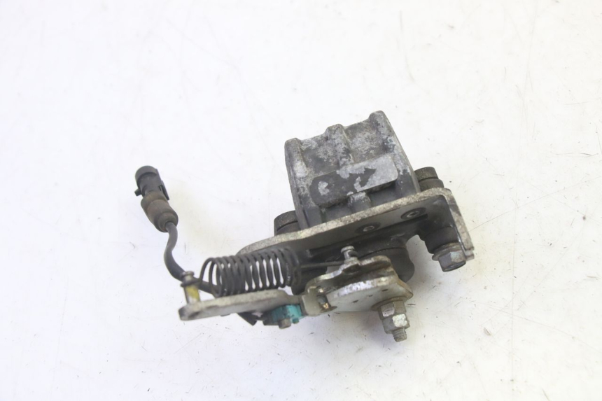 photo de REMMEER ROLL LOCK PIAGGIO MP3 RL 250 (2006 - 2010) - Zoom op gebruiksstaat