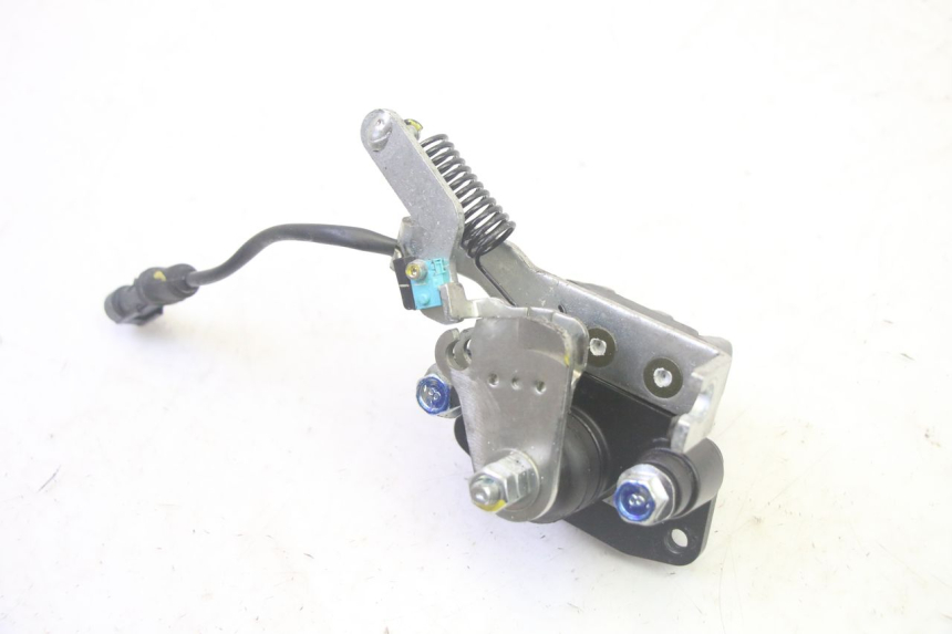 photo de REMMEER ROLL LOCK PIAGGIO MP3 500 (2016 - 2018) - Hoofdaanzicht
