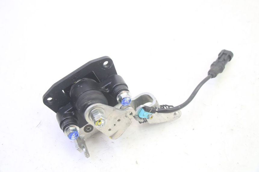 photo de REMMEER ROLL LOCK PIAGGIO MP3 500 (2016 - 2018) - Technische close-up