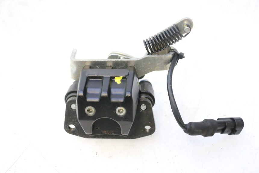 photo de REMMEER ROLL LOCK PIAGGIO MP3 500 (2011 - 2015) - Zoom op gebruiksstaat