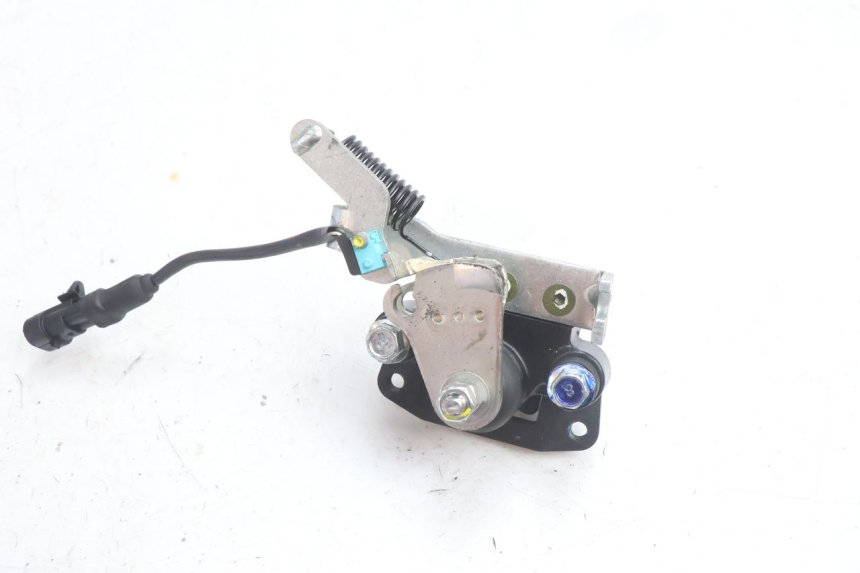 photo de REMMEER ROLL LOCK PIAGGIO MP3 500 (2016 - 2018) - Hoofdaanzicht