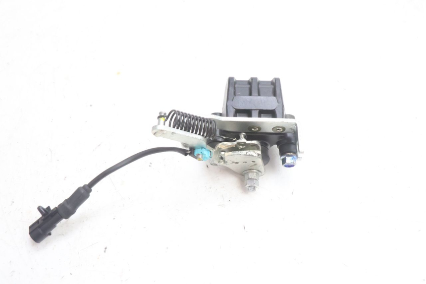 photo de REMMEER ROLL LOCK PIAGGIO MP3 500 (2016 - 2018) - Zoom op gebruiksstaat