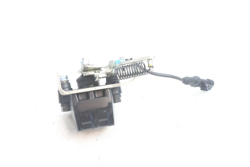 photo de REMMEER ROLL LOCK PIAGGIO MP3 500 (2016 - 2018) - Andere kijkhoek