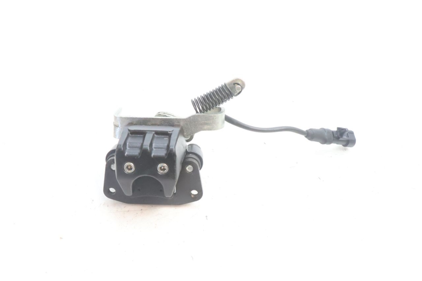 photo de REMMEER ROLL LOCK PIAGGIO MP3 500 (2016 - 2018) - Technische close-up
