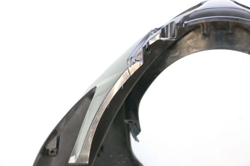 photo de VOORZIJDE SUZUKI BURGMAN EXECUTIVE ABS 650 (2006 - 2012) - Detail van het onderdeel