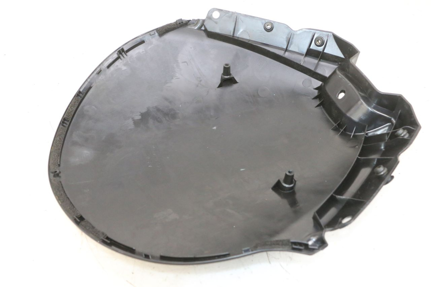 photo de VOORZIJDE BINNENKANT SUZUKI BURGMAN 125 (2007 - 2014) - Zoom op gebruiksstaat