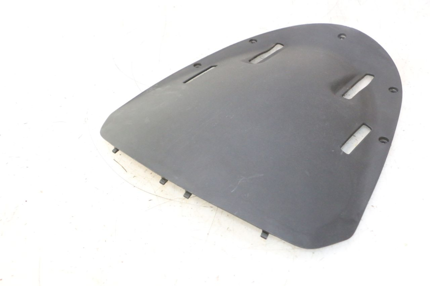 photo de VOORZIJDE BINNENKANT GILERA GP 800 (2007 - 2013) - Zoom op gebruiksstaat