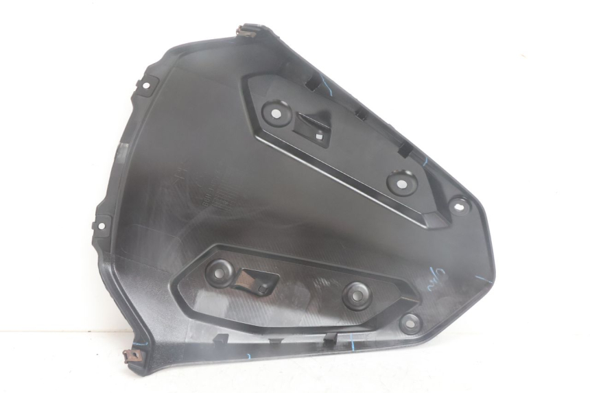 photo de VOORZIJDE BINNENKANT YAMAHA N-MAX NMAX 125 (2021 - 2024) - Technische close-up