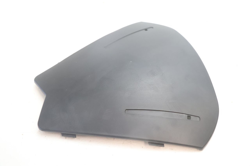 photo de VOORZIJDE BINNENKANT CAN-AM SPYDER RS 1000 (2008 - 2012) - Zoom op gebruiksstaat