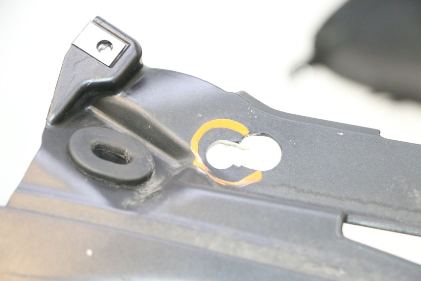 photo de VOORZIJDE PIAGGIO MP3 RL 250 (2006 - 2010) - Focus op structuur