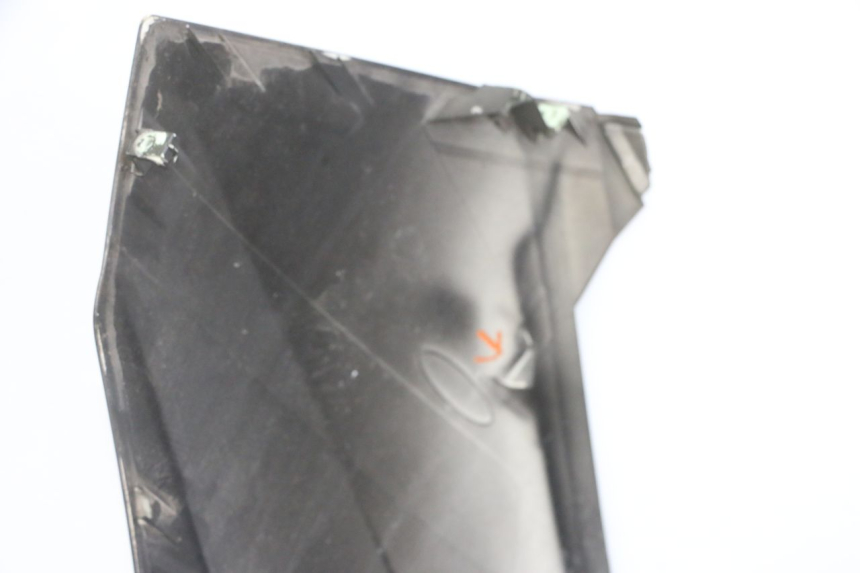 photo de VOORZIJDE PEUGEOT SATELIS COMPRESSOR K15 125 (2006 - 2009) - Detail van het onderdeel