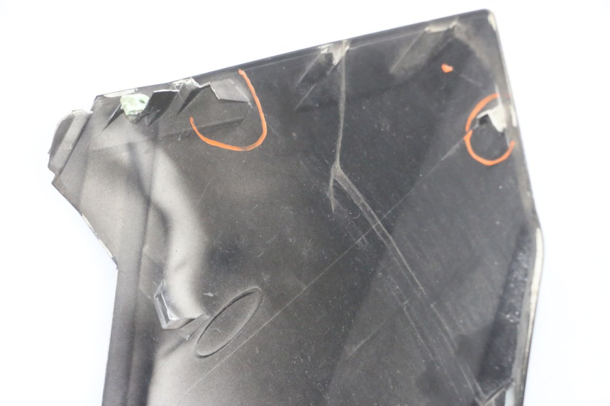 photo de VOORZIJDE PEUGEOT SATELIS COMPRESSOR K15 125 (2006 - 2009) - Bevestigingspunten