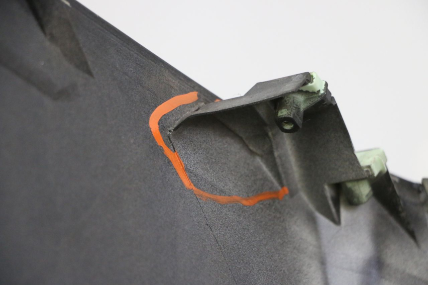 photo de VOORZIJDE PEUGEOT SATELIS 125 (2006 - 2009) - Zoom op gebruiksstaat