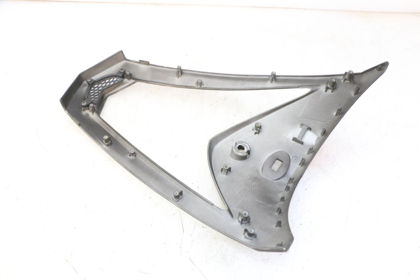 photo de BOVENSTE VOORZIJDE KYMCO AGILITY NAKED RENOUVO 2T 50 (2011 - 2018) - Bevestigingspunten