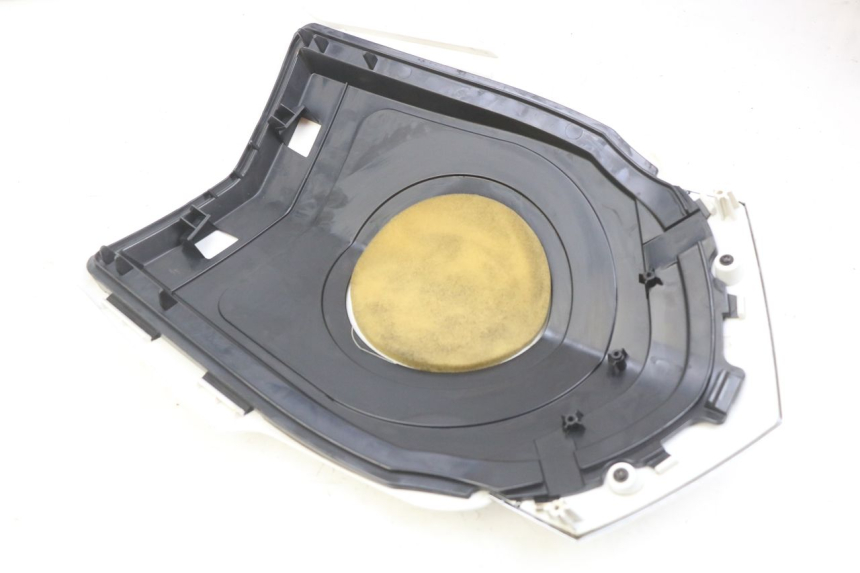 photo de BOVENSTE VOORZIJDE PEUGEOT E-VIVACITY 1 (2012 - 2018) - Detail van het onderdeel