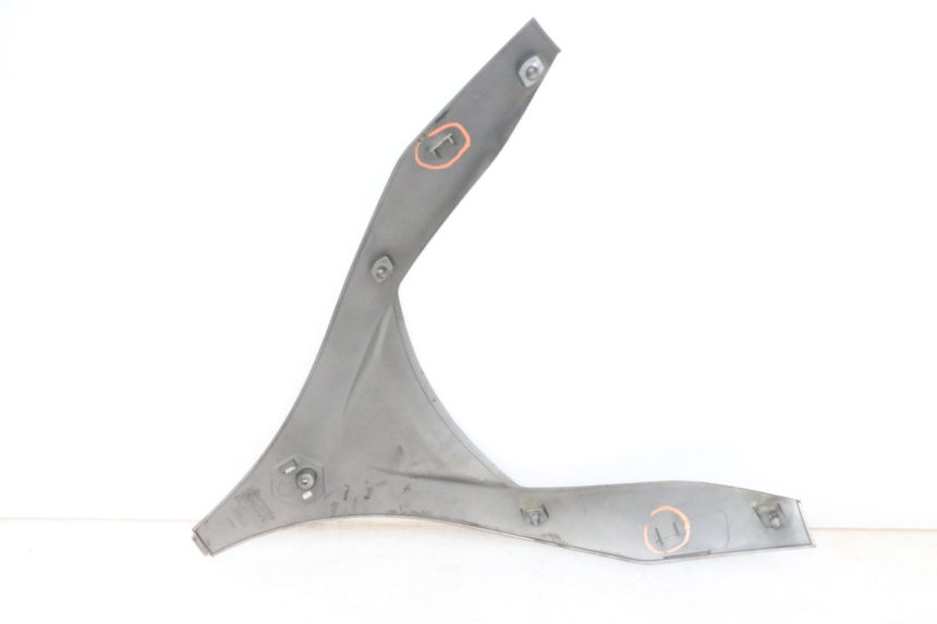 photo de BOVENSTE VOORZIJDE PIAGGIO MP3 LT 400 (2007 - 2012) - Bevestigingspunten