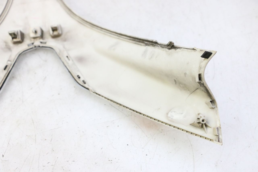 photo de BOVENSTE VOORZIJDE PEUGEOT SATELIS 125 (2010 - 2012) - Andere kijkhoek