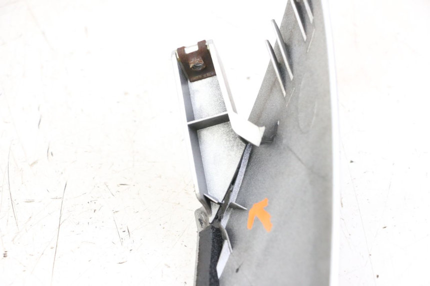 photo de BOVENSTE VOORZIJDE SUZUKI BURGMAN 125 (2007 - 2014) - Zoom op gebruiksstaat