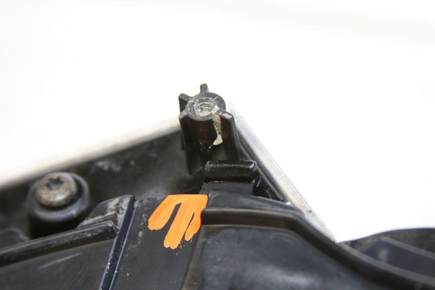 photo de BOVENSTE VOORZIJDE PEUGEOT VIVACITY 125 (2010 - 2017) - Zoom op gebruiksstaat