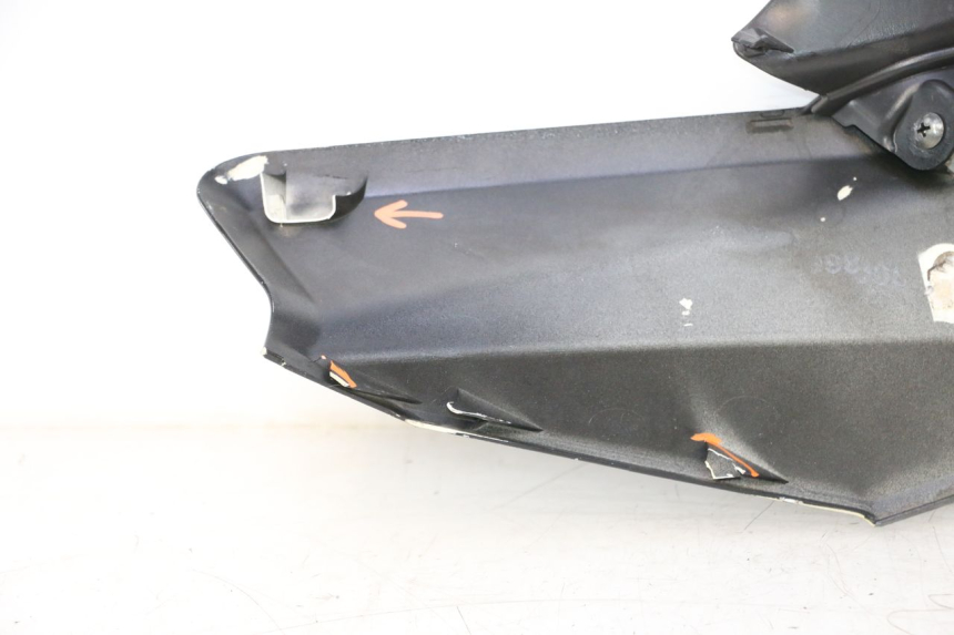 photo de BOVENSTE VOORZIJDE YAMAHA X-MAX XMAX 125 (2010 - 2013) - Bevestigingspunten