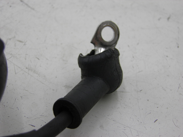 photo de BATTERIJKABELBOOM YAMAHA XJS DIVERSION 600 (1997 - 1999) - Detail van het onderdeel