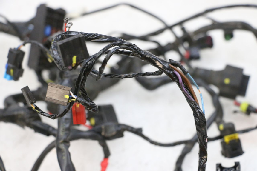 photo de KABELBOOM PIAGGIO MP3 HPE 300 (2019 - 2026) - Zoom op gebruiksstaat