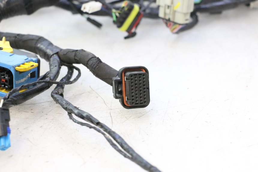 photo de KABELBOOM PIAGGIO MP3 HPE 530 (2022 - 2026) - Gecontroleerd onderdeel