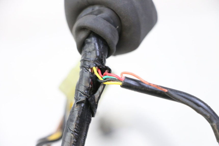 photo de KABELBOOM SUZUKI SV S 650 (2003 - 2009) - Technische close-up