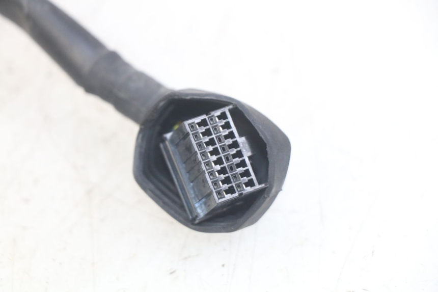 photo de KABELBOOM VOORVORKKOP YAMAHA MT ABS 125 (2014 - 2018) - Andere kijkhoek