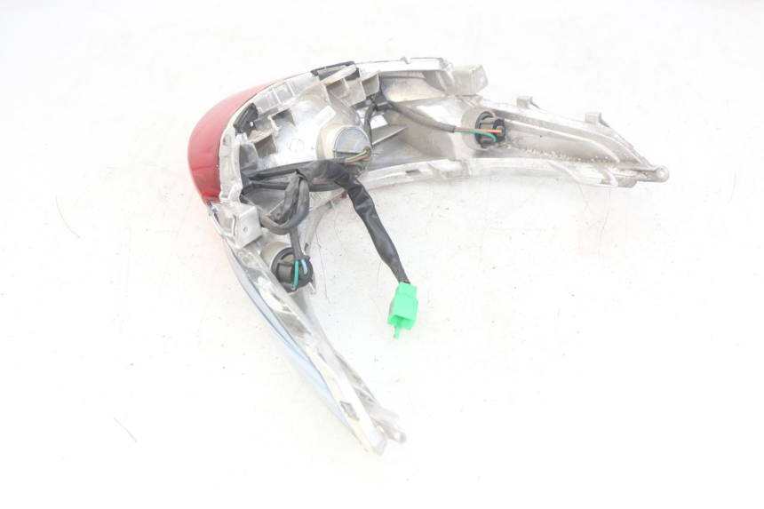 photo de ACHTERLICHT KYMCO AGILITY 16+ 4T 50 (2018 - 2023) - Bevestigingspunten