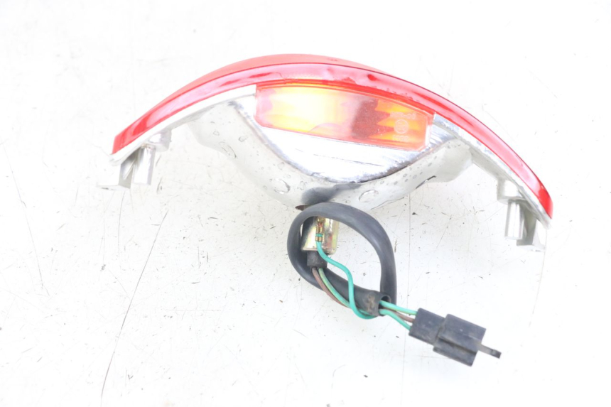 photo de ACHTERLICHT KYMCO AGILITY 4T 50 (2018 - 2022) - Bevestigingspunten