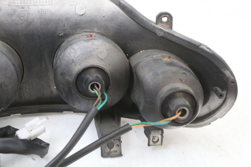 photo de ACHTERLICHT JONWAY AZTRAL 125 (2008 - 2017) - Staat van het oppervlak