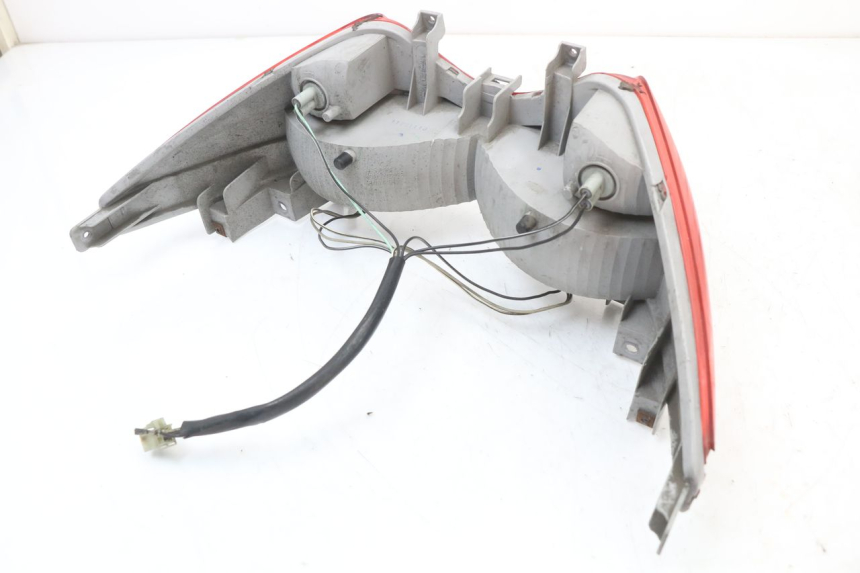 photo de ACHTERLICHT SUZUKI BURGMAN 125 (2007 - 2014) - Bevestigingspunten