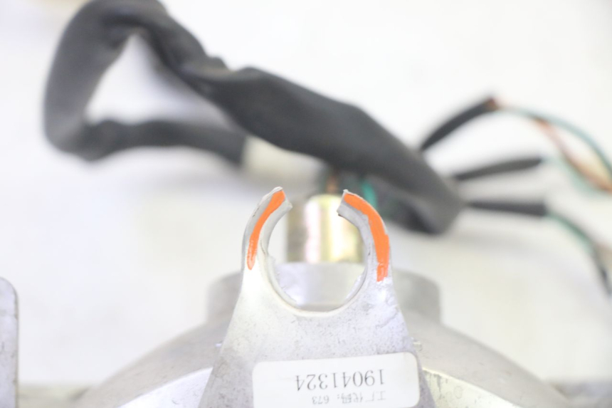 photo de ACHTERLICHT SYM CROX 4T 50 (2016 - 2023) - Bevestigingspunten