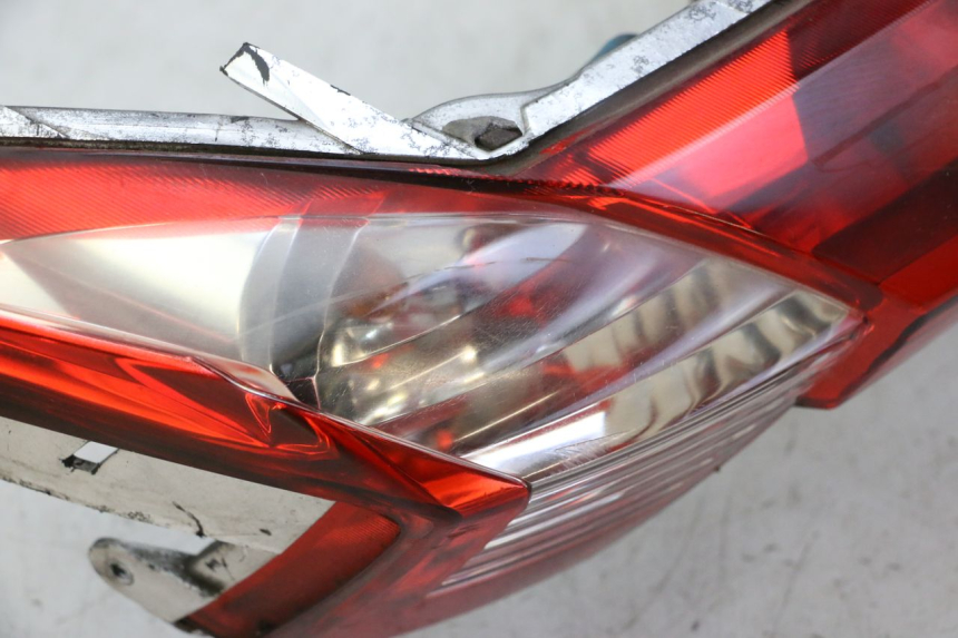 photo de ACHTERLICHT KYMCO DINK STREET 125 (2009 - 2014) - Detail van het onderdeel