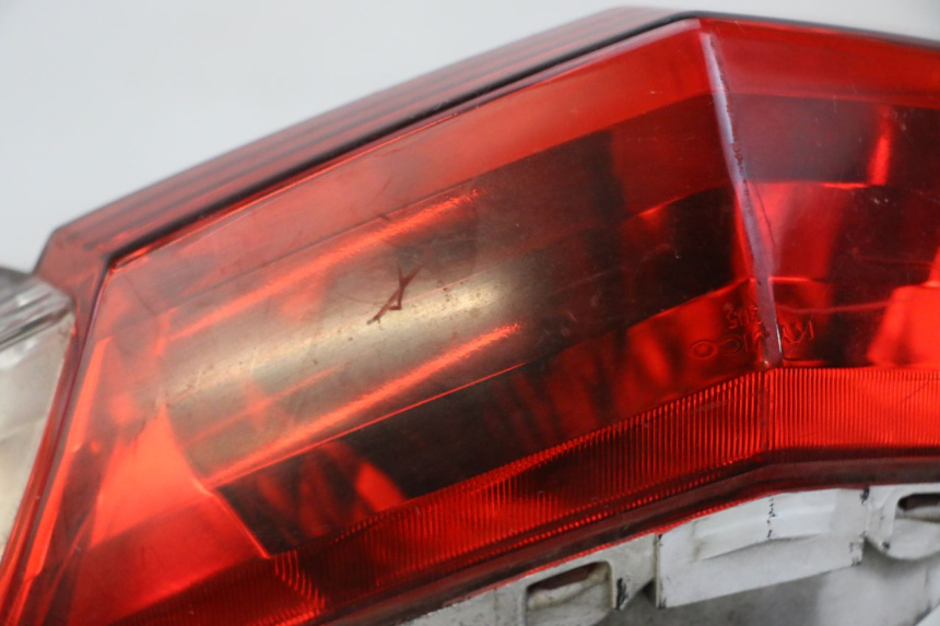 photo de ACHTERLICHT KYMCO DINK STREET 125 (2009 - 2014) - Zoom op gebruiksstaat