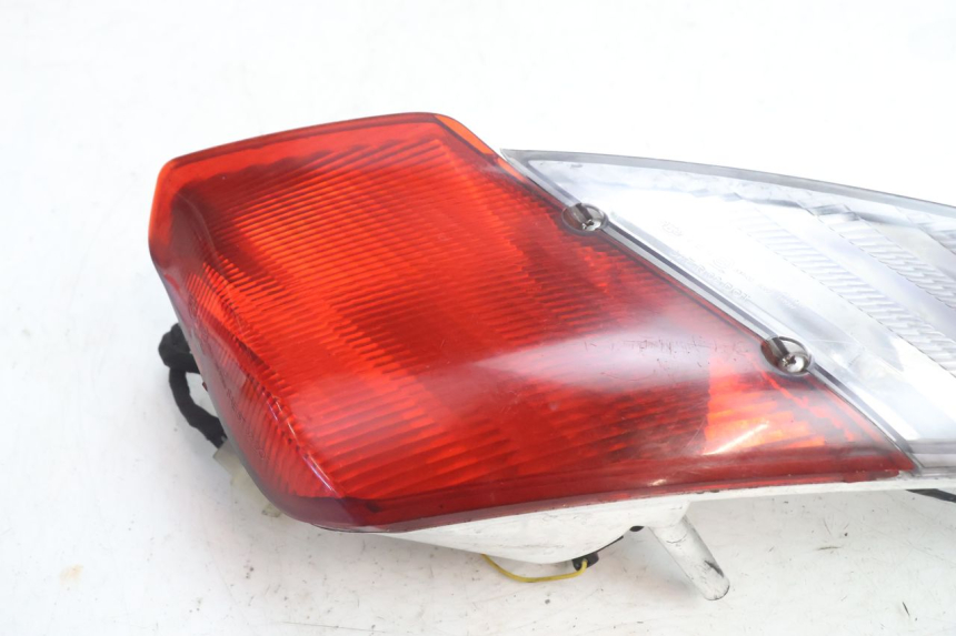photo de RECHTS ACHTERLICHT APRILIA ATLANTIC S 125 (2010 - 2013) - Detail van het onderdeel