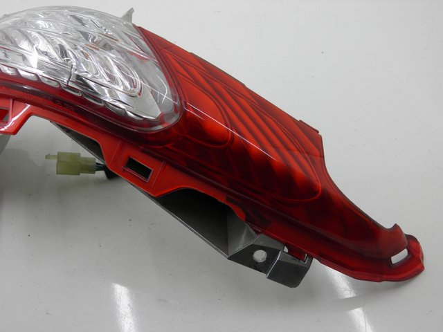 photo de RECHTS ACHTERLICHT HONDA FES S-WING SWING 125 (2007 - 2015) - Zoom op gebruiksstaat