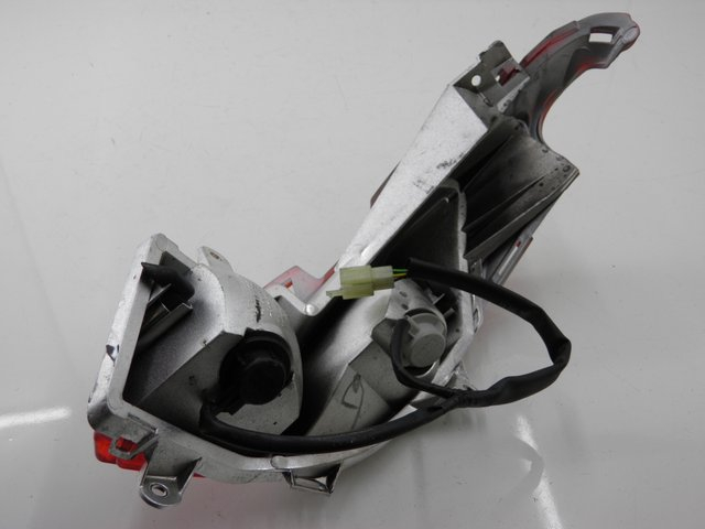 photo de RECHTS ACHTERLICHT HONDA FES S-WING SWING 125 (2007 - 2015) - Overzicht